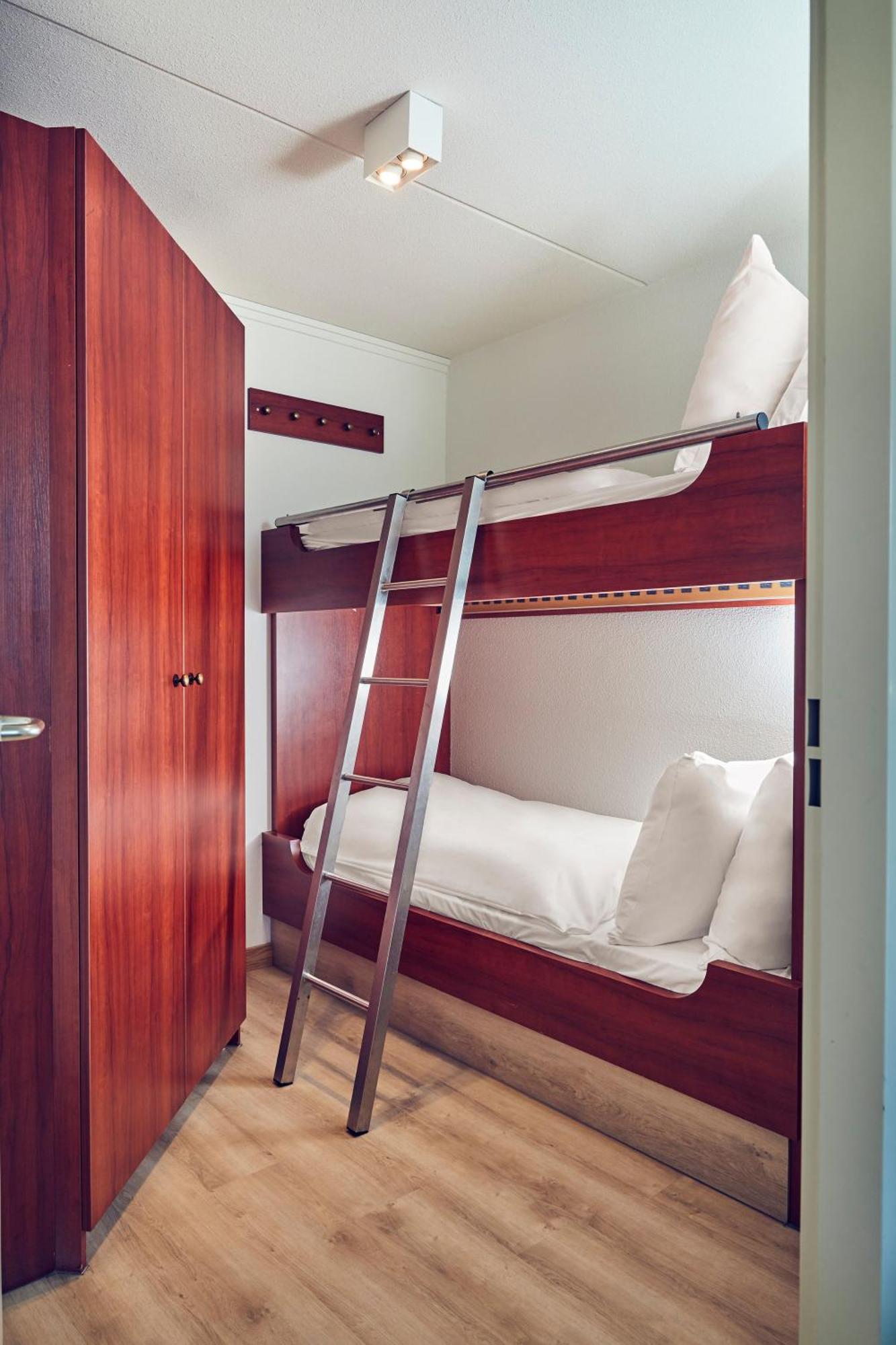 Apart-hotel Fletcher Hotel-restaurant Noordsee-ameland 4*